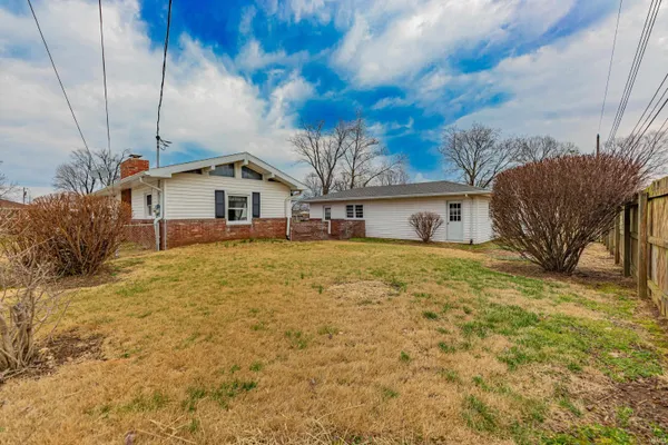 $1,395 | 724 East Lincoln Avenue, Mount Vernon, IN 47620