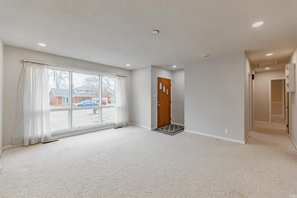 $1,395 | 724 East Lincoln Avenue, Mount Vernon, IN 47620