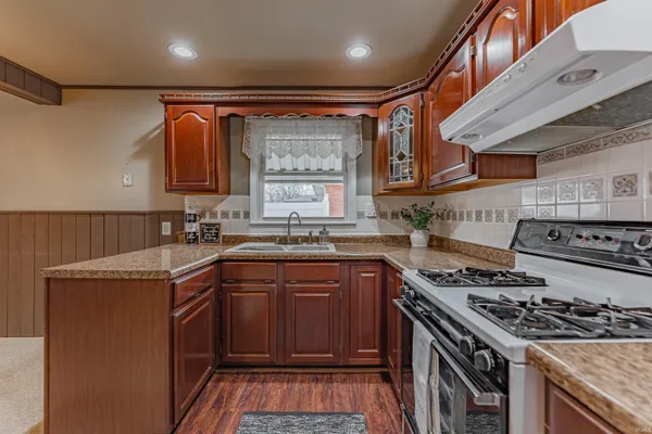 $1,395 | 724 East Lincoln Avenue, Mount Vernon, IN 47620