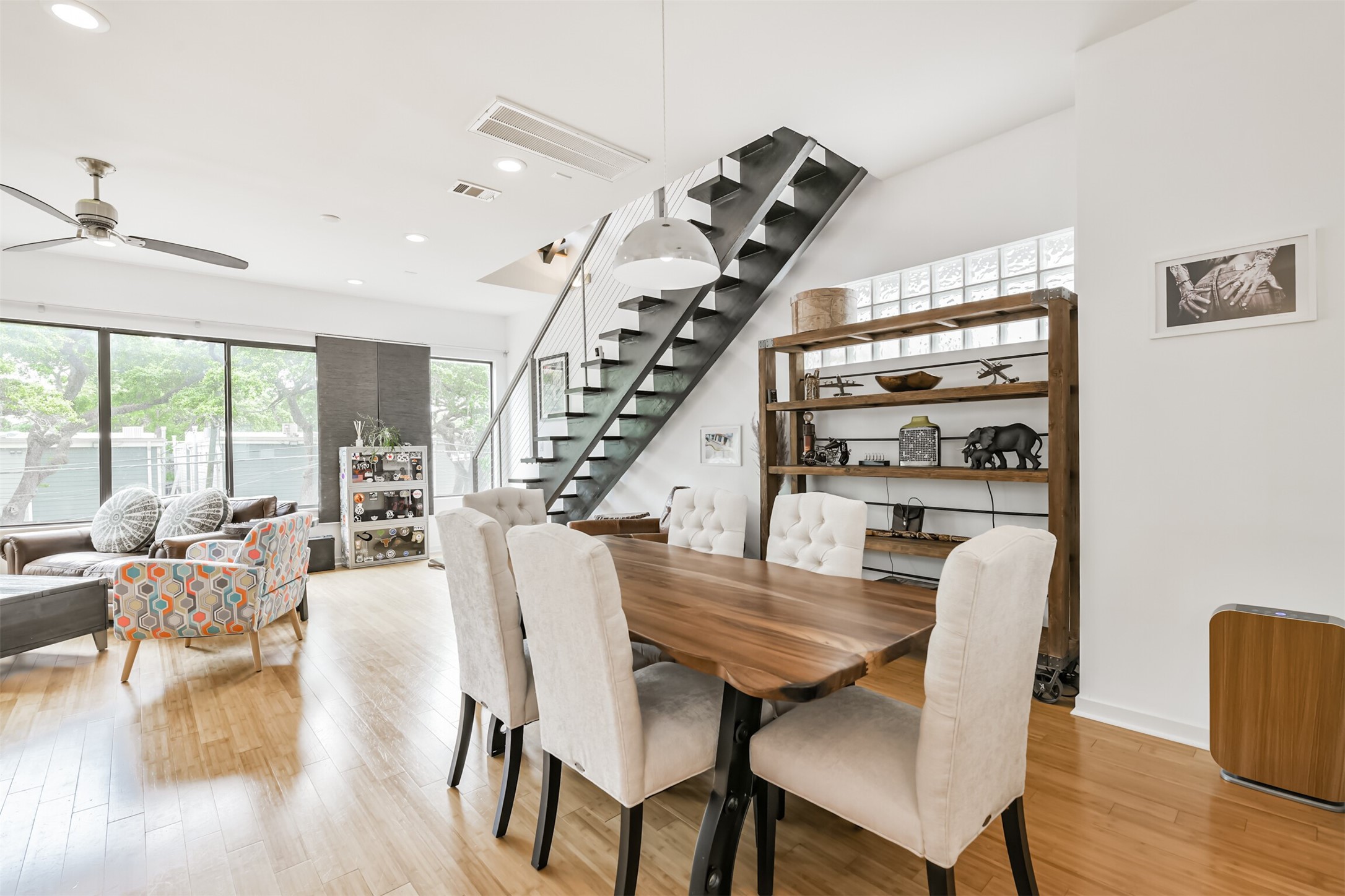 406 Pacific Street Houston, TX 77006 - Photo 13 of 34