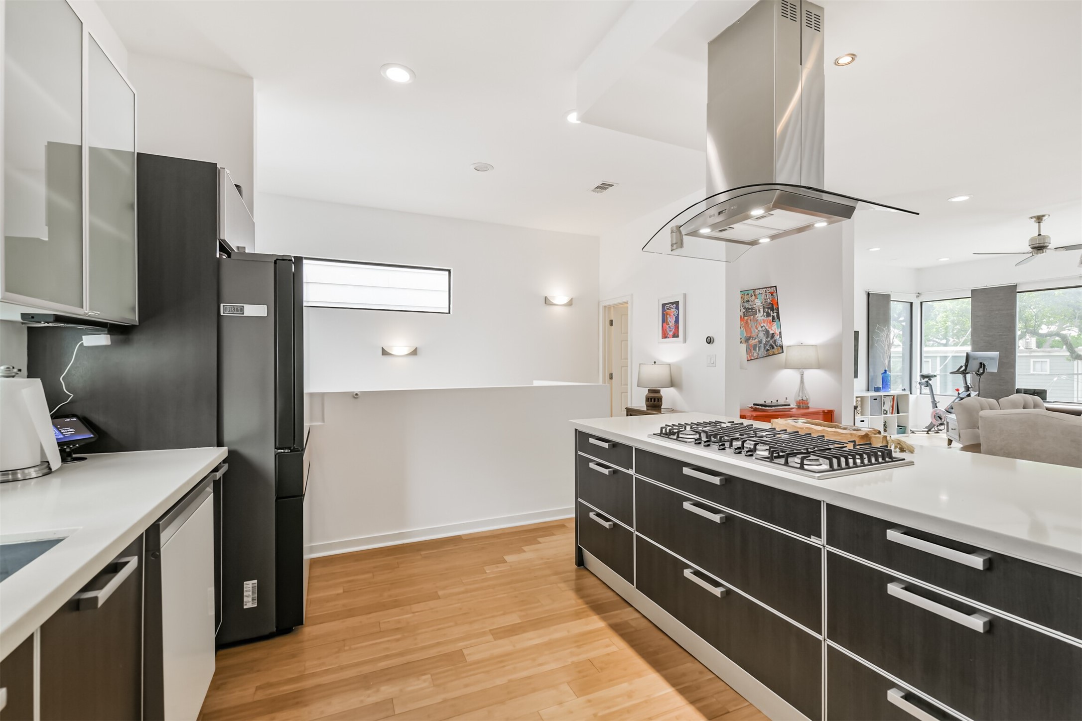 406 Pacific Street Houston, TX 77006 - Photo 19 of 34