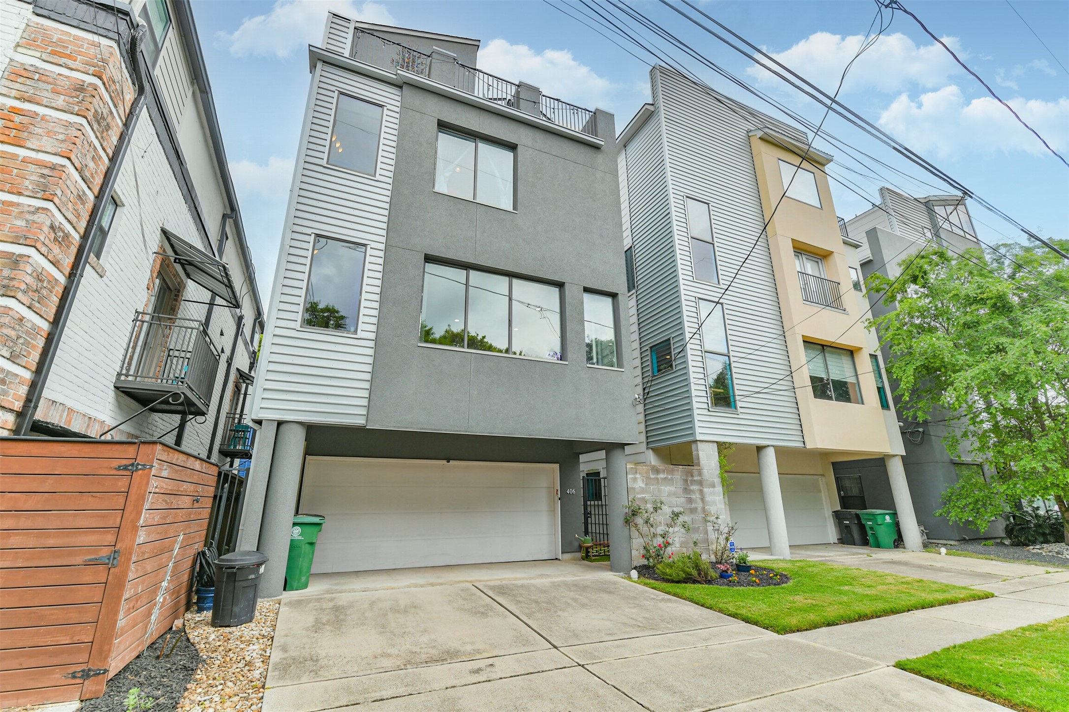 406 Pacific Street Houston, TX 77006 - Photo 2 of 34 Private Driveway, 2 Car Garage with EV Charging Station