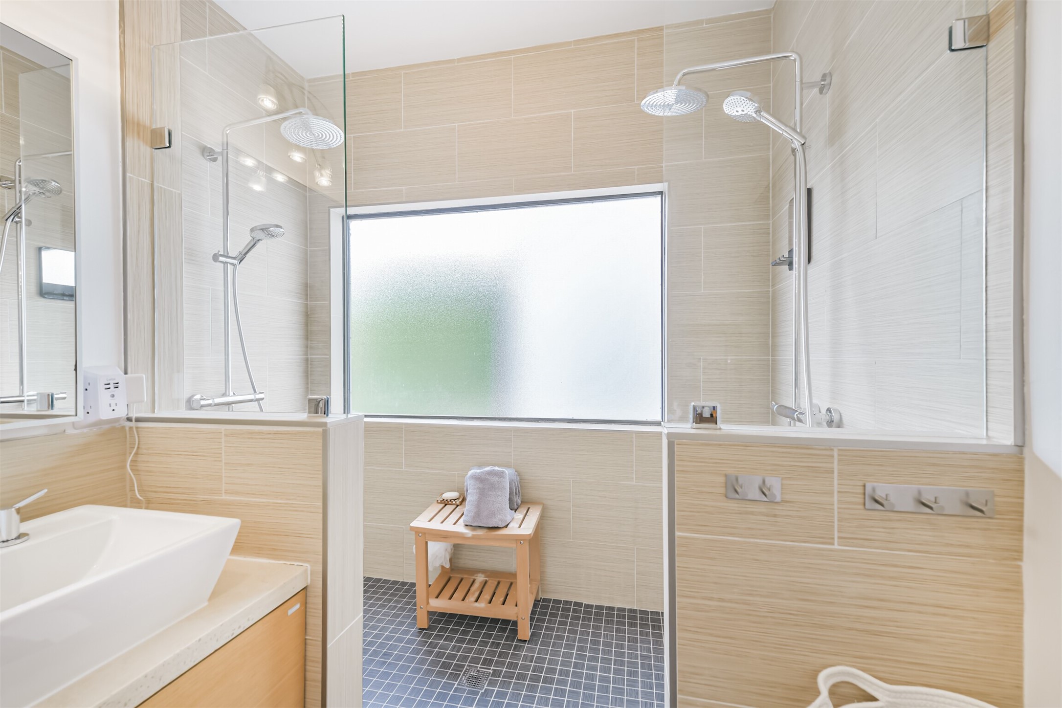 406 Pacific Street Houston, TX 77006 - Photo 25 of 34 Large walk in shower