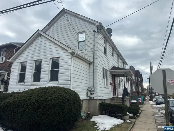 $3,000 | 8 Laird Place, Unit 1, Cliffside Park, NJ 07010