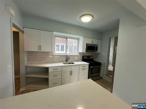 $3,000 | 8 Laird Place, Unit 1, Cliffside Park, NJ 07010