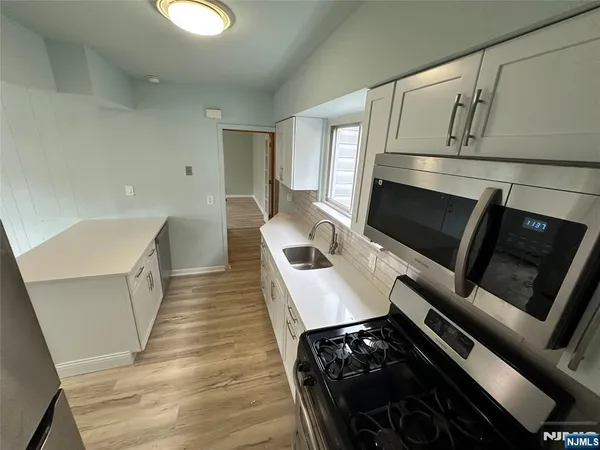 $3,000 | 8 Laird Place, Unit 1, Cliffside Park, NJ 07010