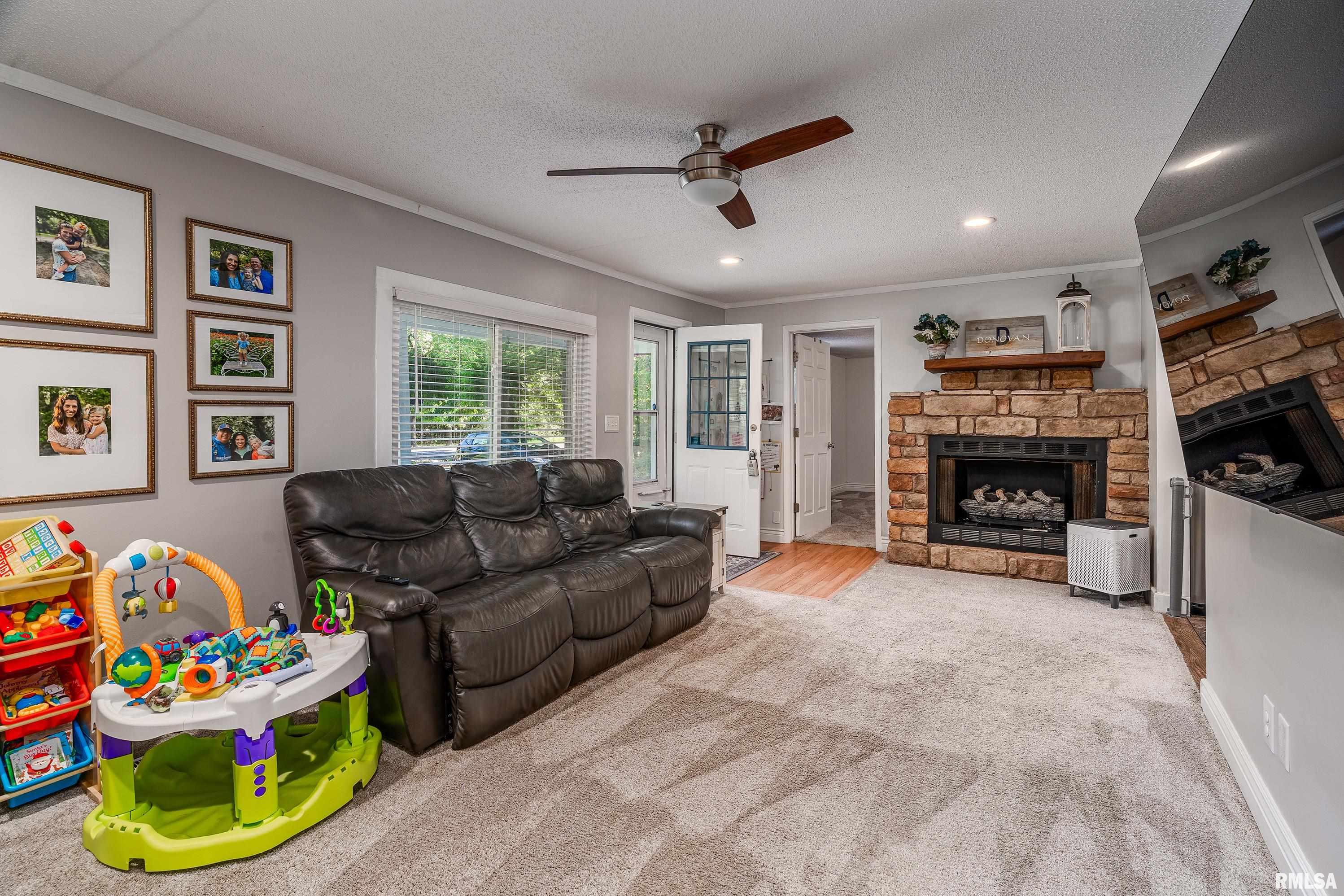 635 Charles Road Carbondale, IL 62901 - Photo 5 of 39 Gallery Image 5