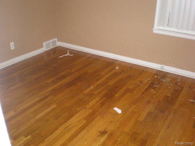 17646 Westmoreland Road Detroit, MI 48219 - Photo 5 of 7 17646 westmoreland st 013