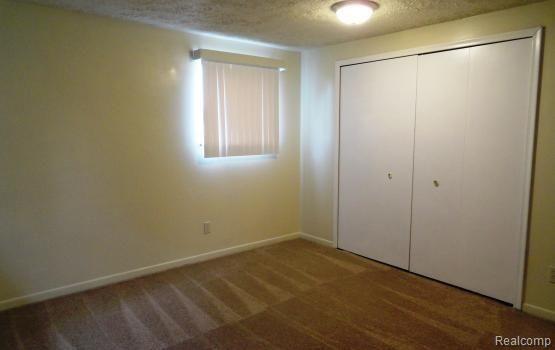4099 Airport Road Waterford, MI 48329 - Photo 7 of 15