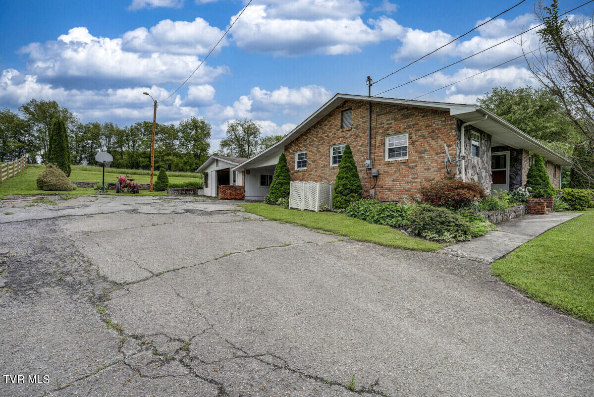 1871 Pine Orchard Road Butler, TN 37640 - Photo 8 of 64 Pine-47