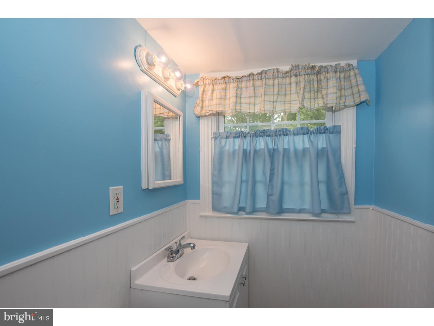 116 Hillview Drive Springfield, PA 19064 - Photo 17 of 25 Bathroom