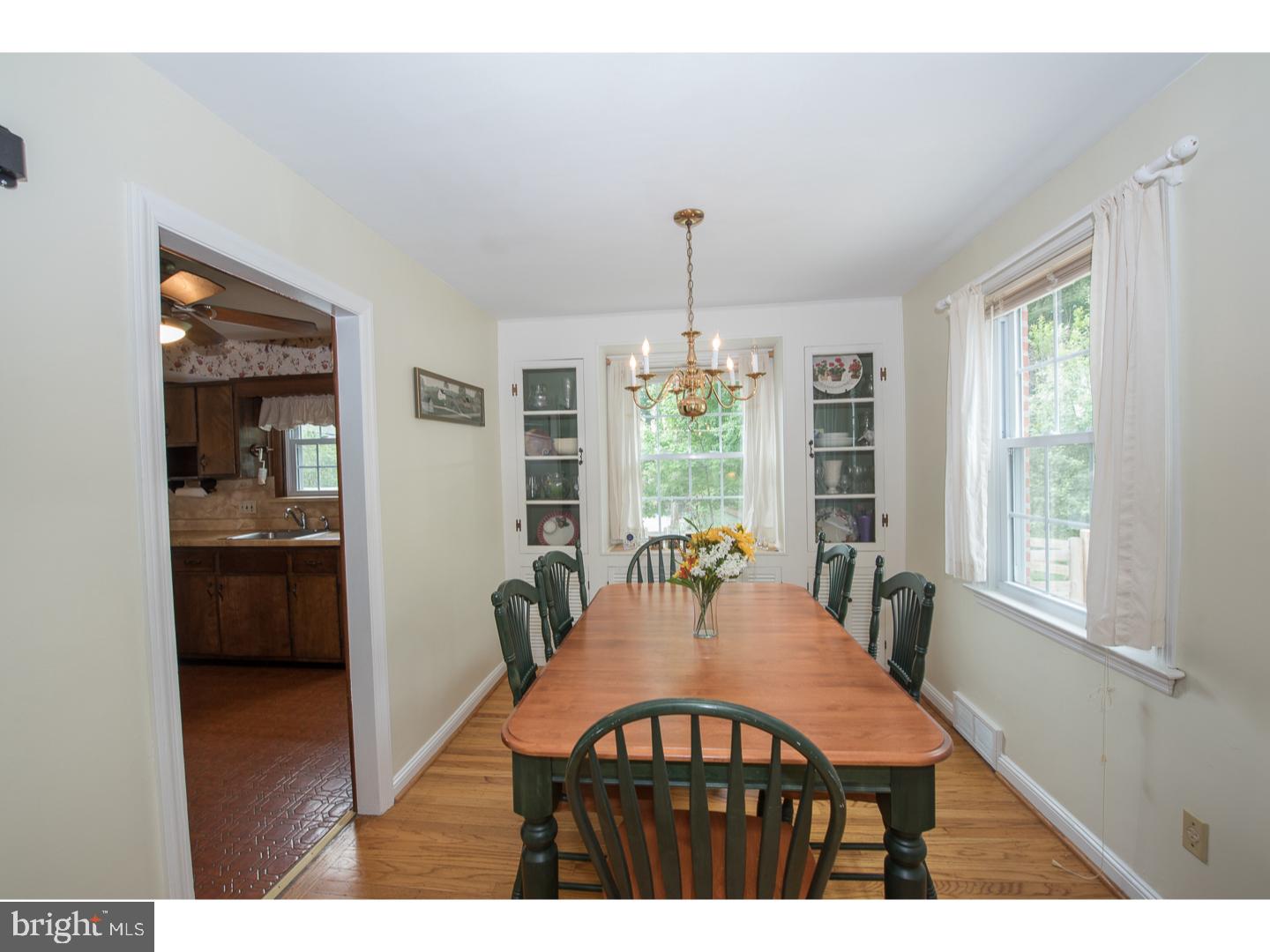 116 Hillview Drive Springfield, PA 19064 - Photo 5 of 25 Dining Room