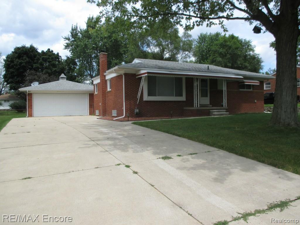 3672 Shaddick Road Waterford, MI 48328 - Photo 2 of 22 Shaddick and Big Trail 053.jpg