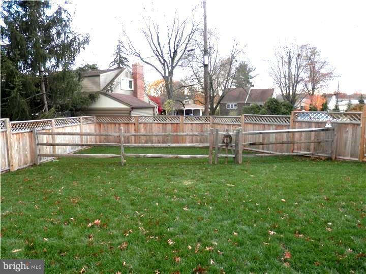12 Taylor Road Conshohocken, PA 19428 - Photo 16 of 19 Back Yard