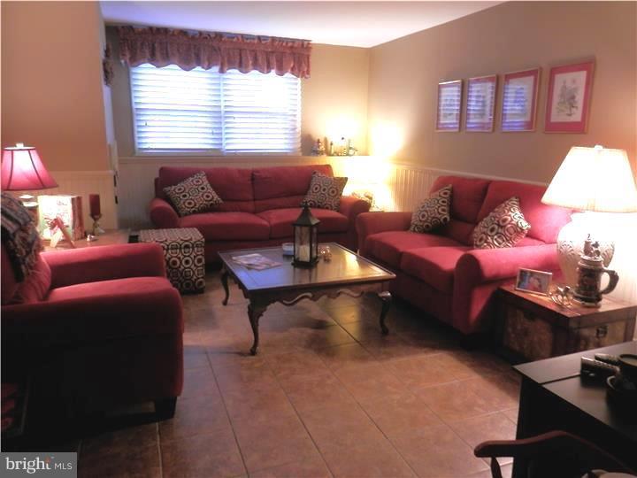 12 Taylor Road Conshohocken, PA 19428 - Photo 8 of 19 Family Room