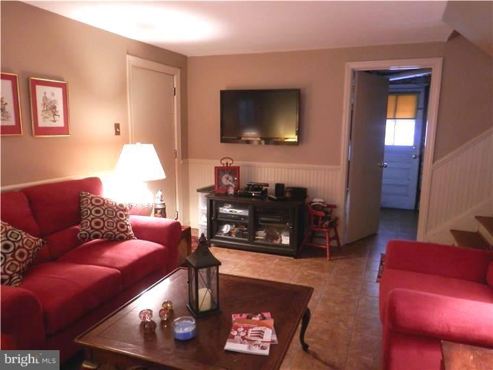 12 Taylor Road Conshohocken, PA 19428 - Photo 10 of 19 Family Room