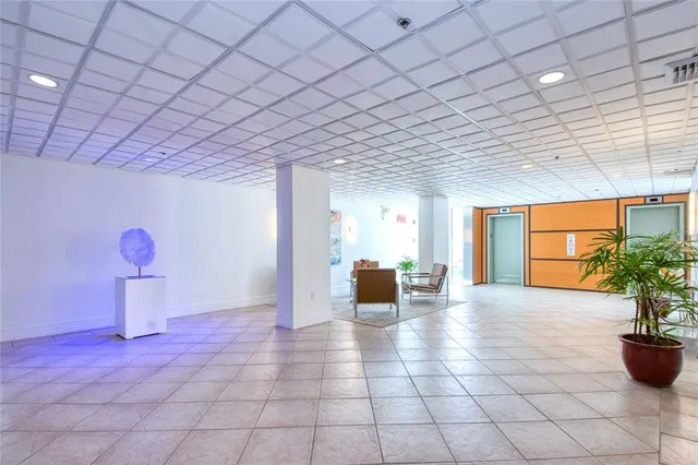 $3,200 | 1120 North Shore Drive Northeast, Unit 301, St. Petersburg, FL 33701