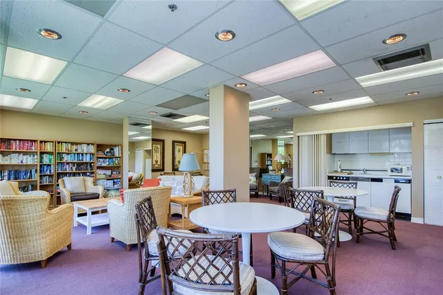 $3,200 | 1120 North Shore Drive Northeast, Unit 301, St. Petersburg, FL 33701