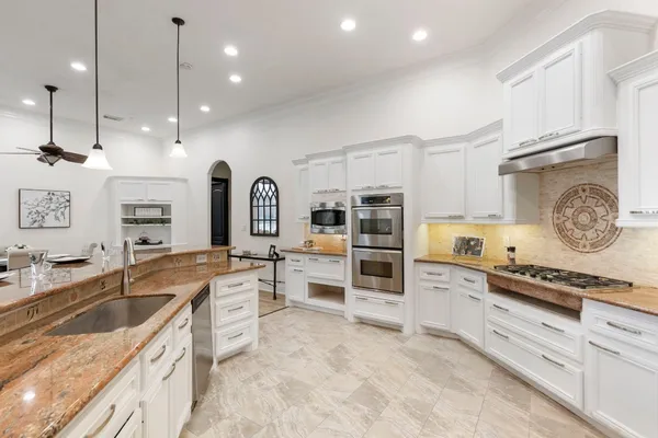 $1,710,000 | 28019 East Benders Landing Boulevard, Spring, TX 77386