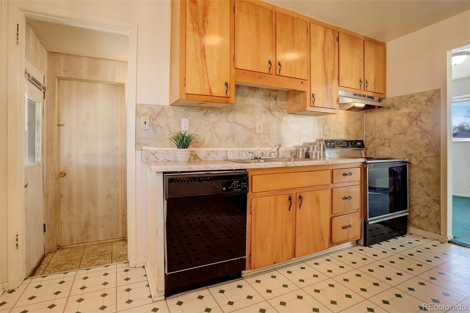 4020 Newman Street Wheat Ridge, CO 80033 - Photo 8 of 34 Gallery Image 8