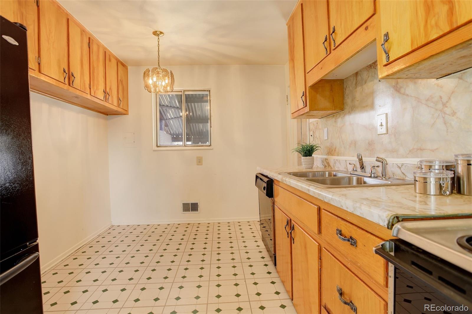 4020 Newman Street Wheat Ridge, CO 80033 - Photo 9 of 34 Gallery Image 9