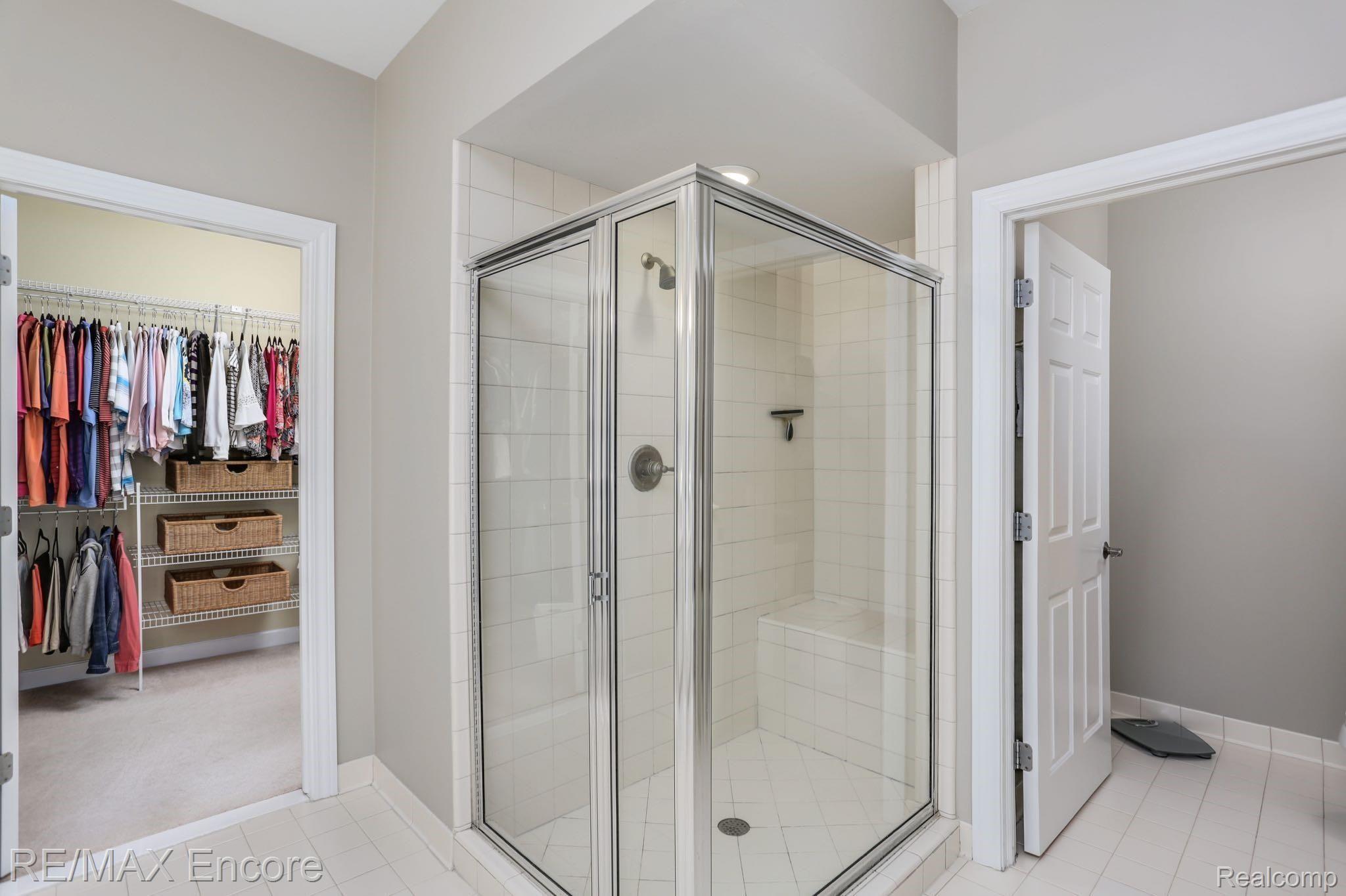 4651 Oakhurst Ridge Road Clarkston, MI 48348 - Photo 19 of 27 Master Shower