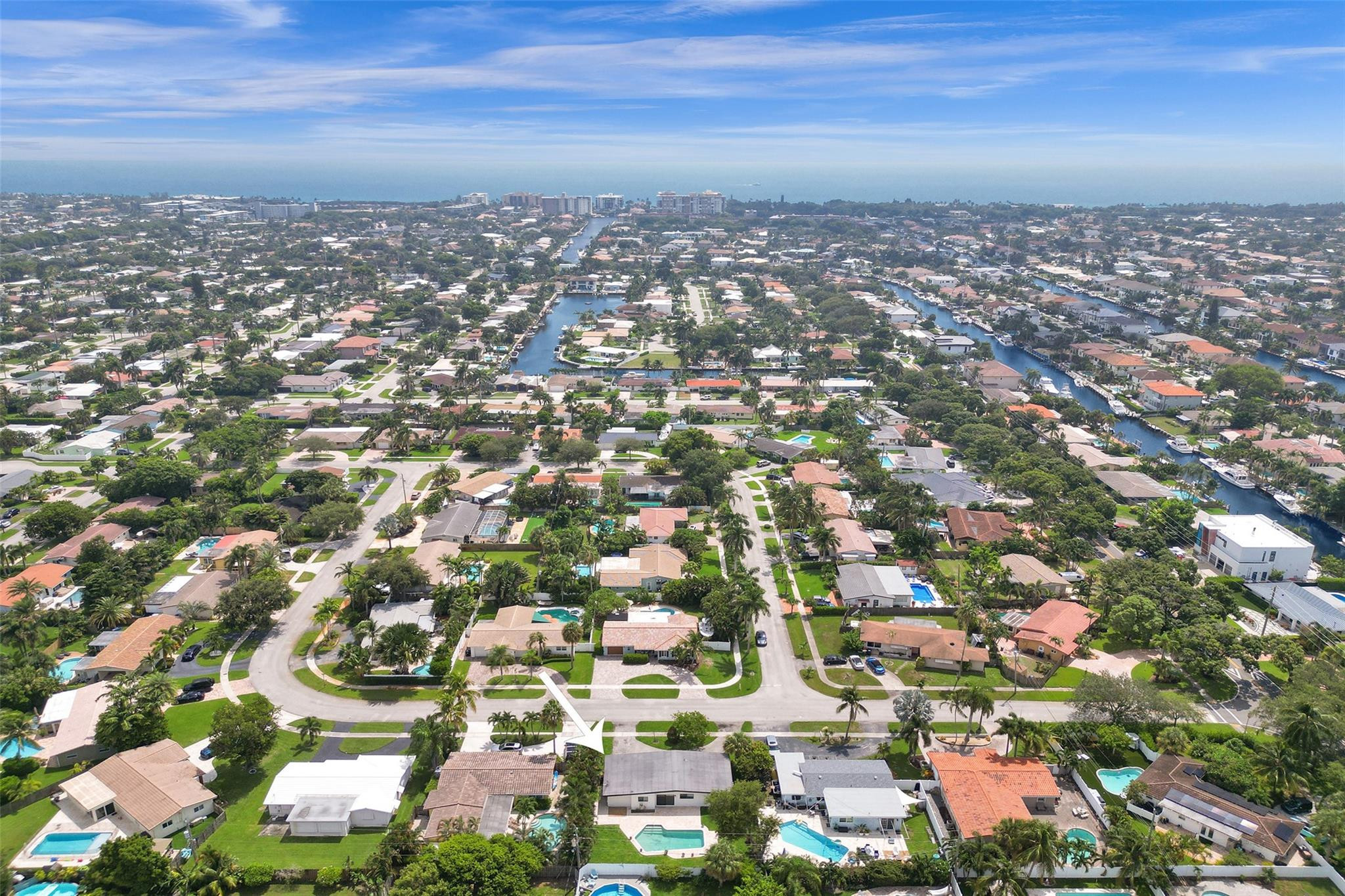 5001 Northeast 23rd Avenue Lighthouse Point, FL 33064 - Photo 33 of 34 an aerial view of multiple house