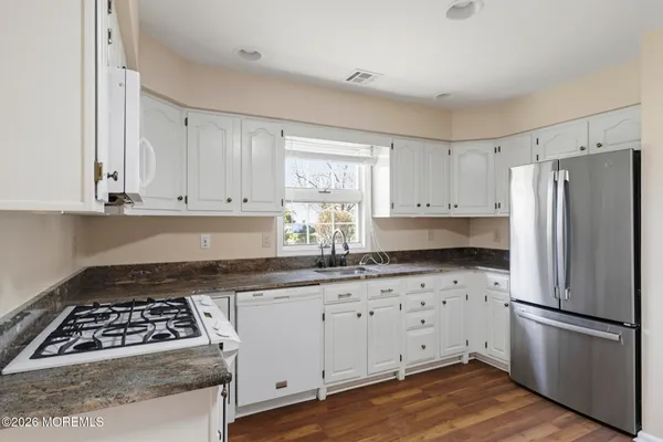 $409,000 | 1523 Heatherleaf Lane, Toms River, NJ 08755