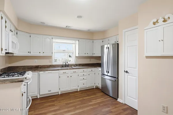 $409,000 | 1523 Heatherleaf Lane, Toms River, NJ 08755