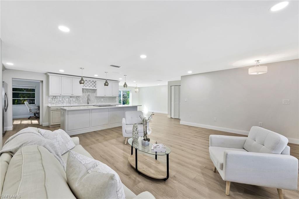 105 Blue Ridge Drive, Unit 20 Naples, FL 34112 - Photo 2 of 15 Gallery Image 2
