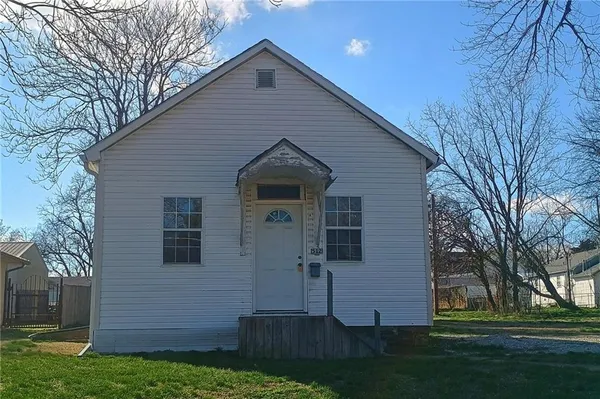 $36,500 | 512 South West Street, Nevada, MO 64772