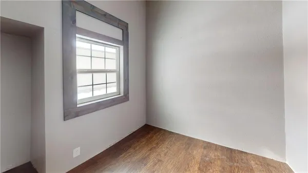 $36,500 | 512 South West Street, Nevada, MO 64772