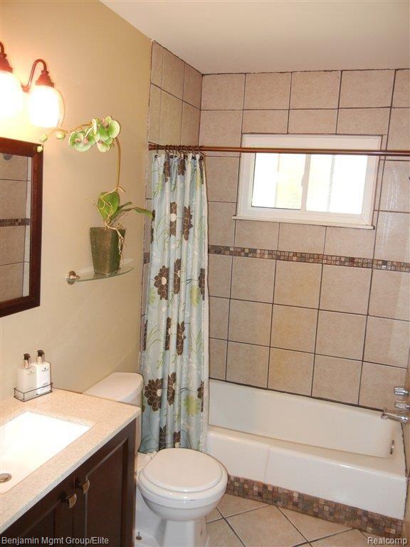 5290 Stanley Road Columbiaville, MI 48421 - Photo 9 of 10 bath.JPG