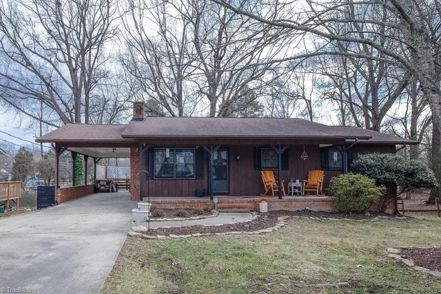 $260,000 | 305 Carter Drive, Thomasville, NC 27360