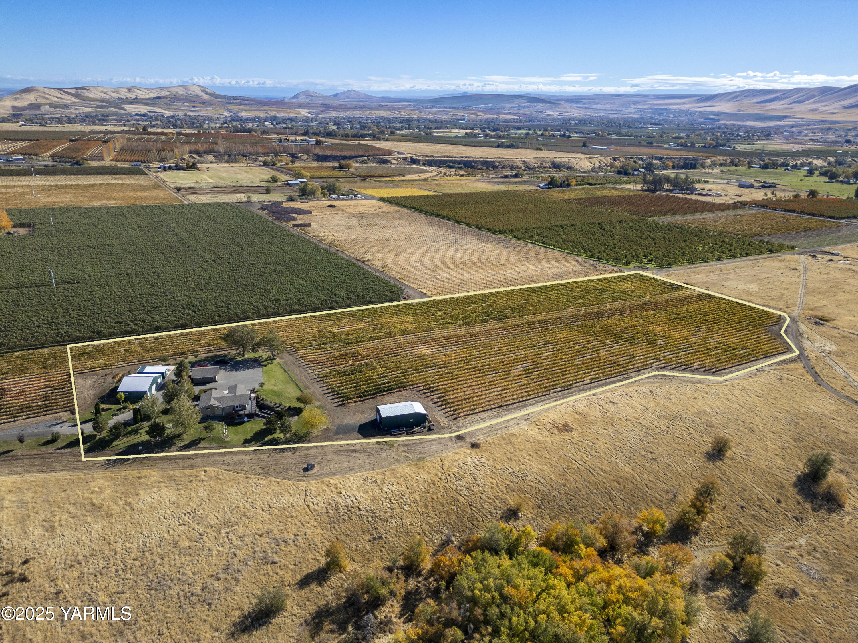 an aerial view of lake residential house and outdoor space
