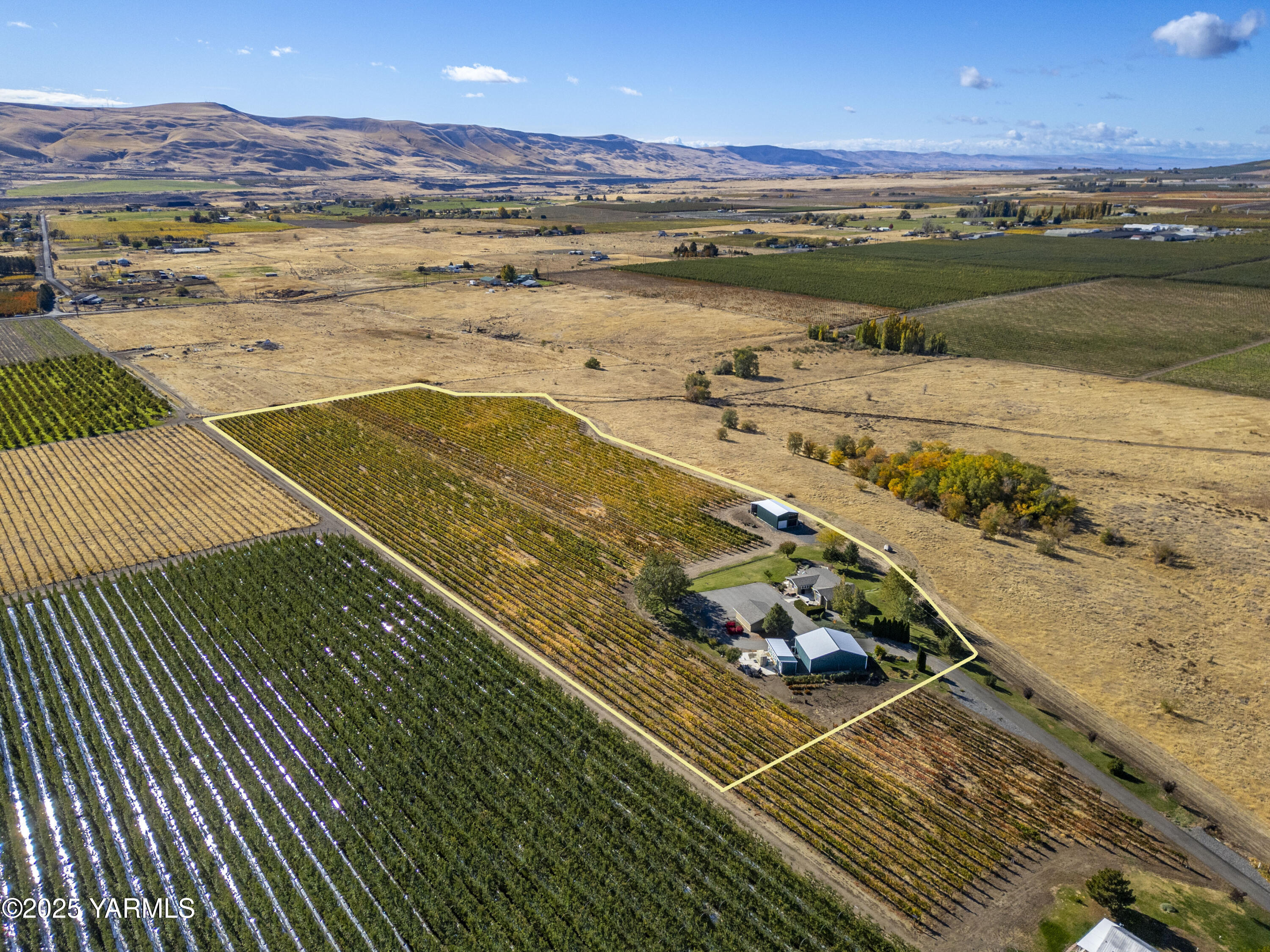 22207 West Gerrick Road Benton City, WA 99320 - Photo 19 of 60 a view of a ocean view