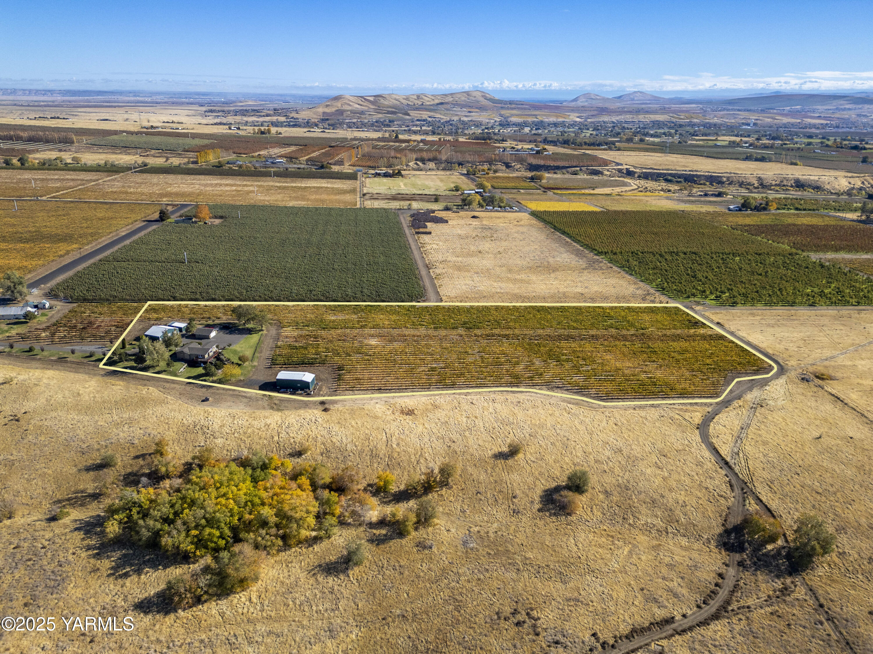 22207 West Gerrick Road Benton City, WA 99320 - Photo 8 of 60 a view of an ocean and beach
