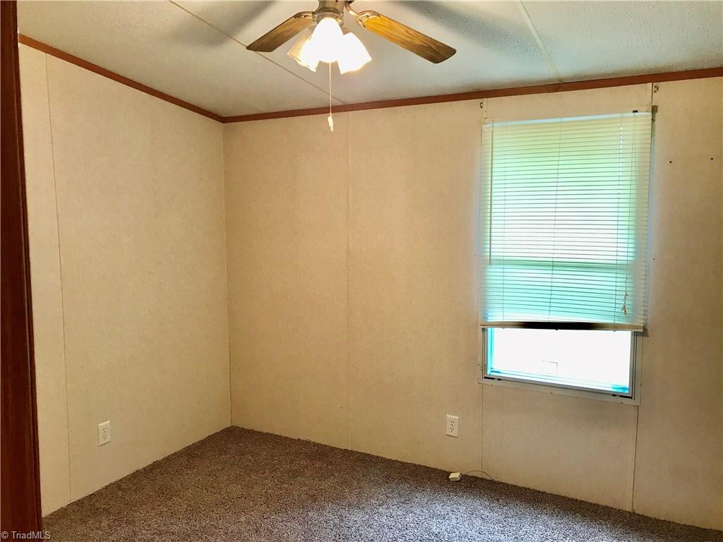 4534 Robbins Road Jonesville, NC 28642 - Photo 12 of 18 Gallery Image 12