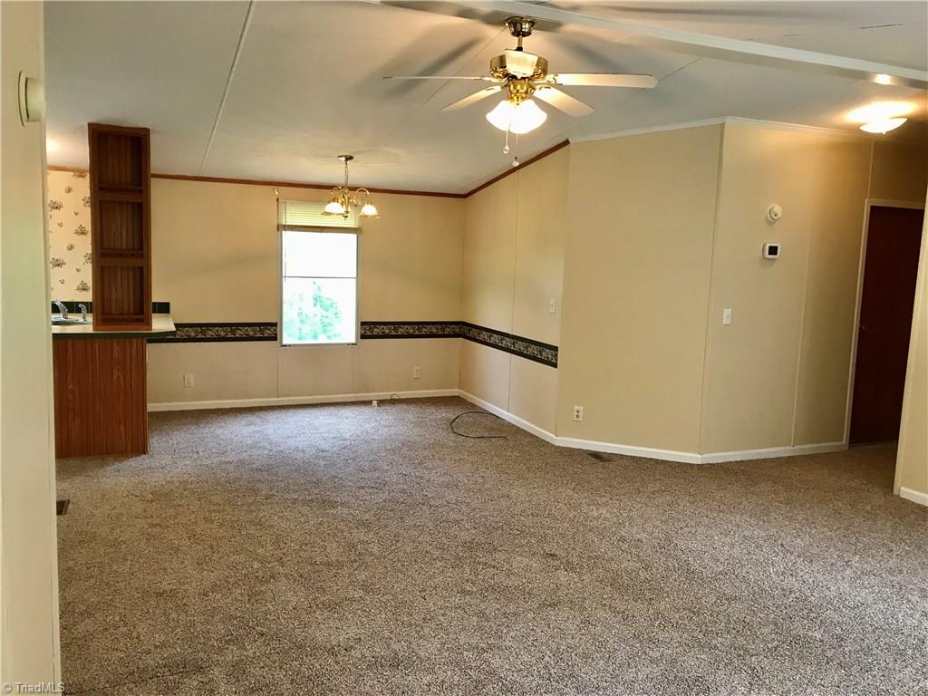 4534 Robbins Road Jonesville, NC 28642 - Photo 8 of 18 Gallery Image 8