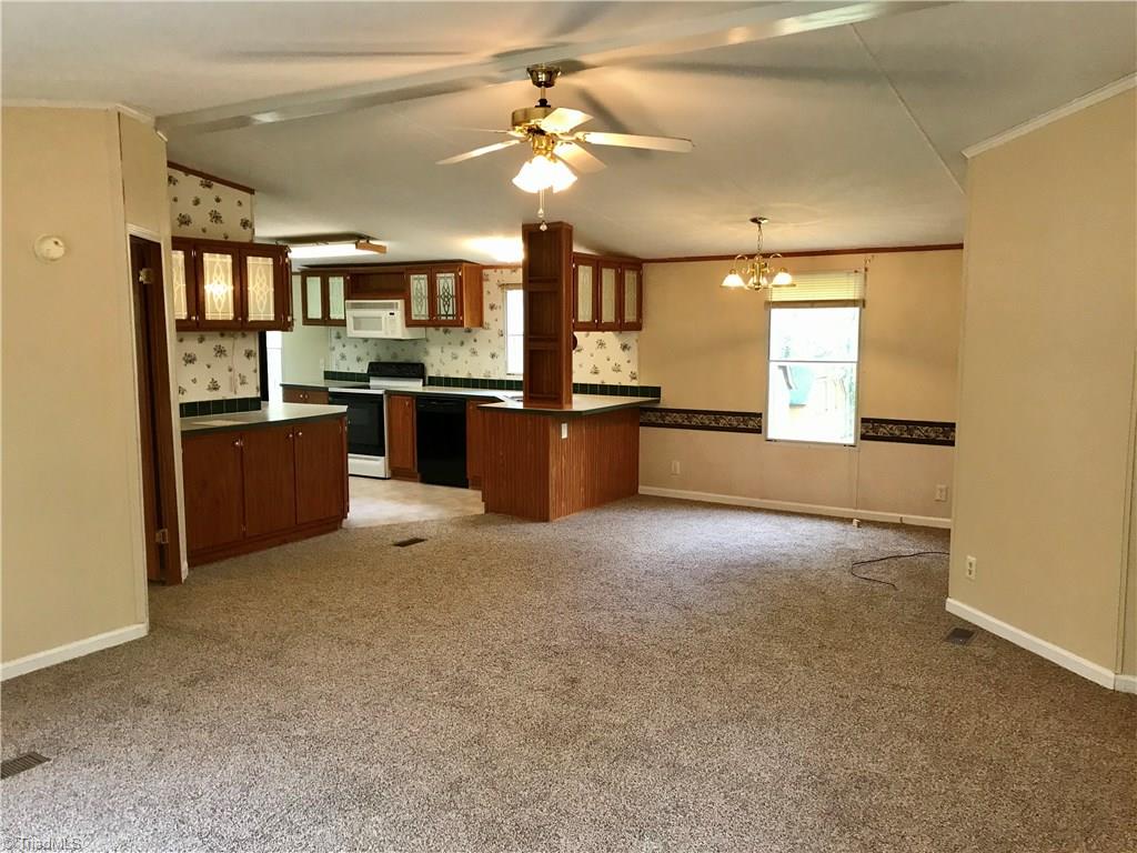 4534 Robbins Road Jonesville, NC 28642 - Photo 9 of 18 Gallery Image 9