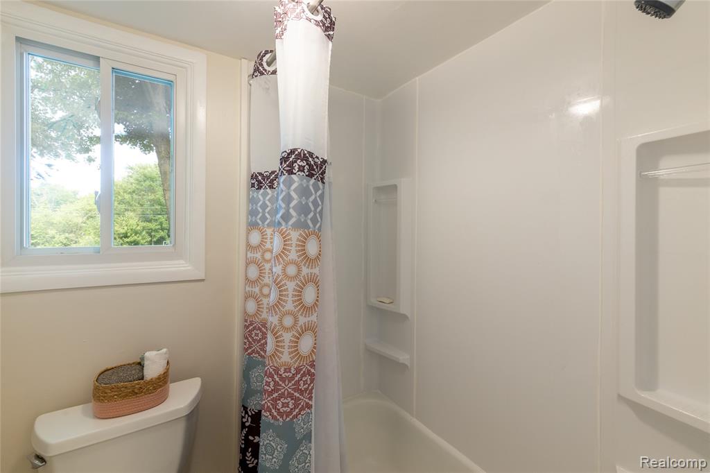 16591 Middlebelt Road, Unit 4 Livonia, MI 48154 - Photo 11 of 16
