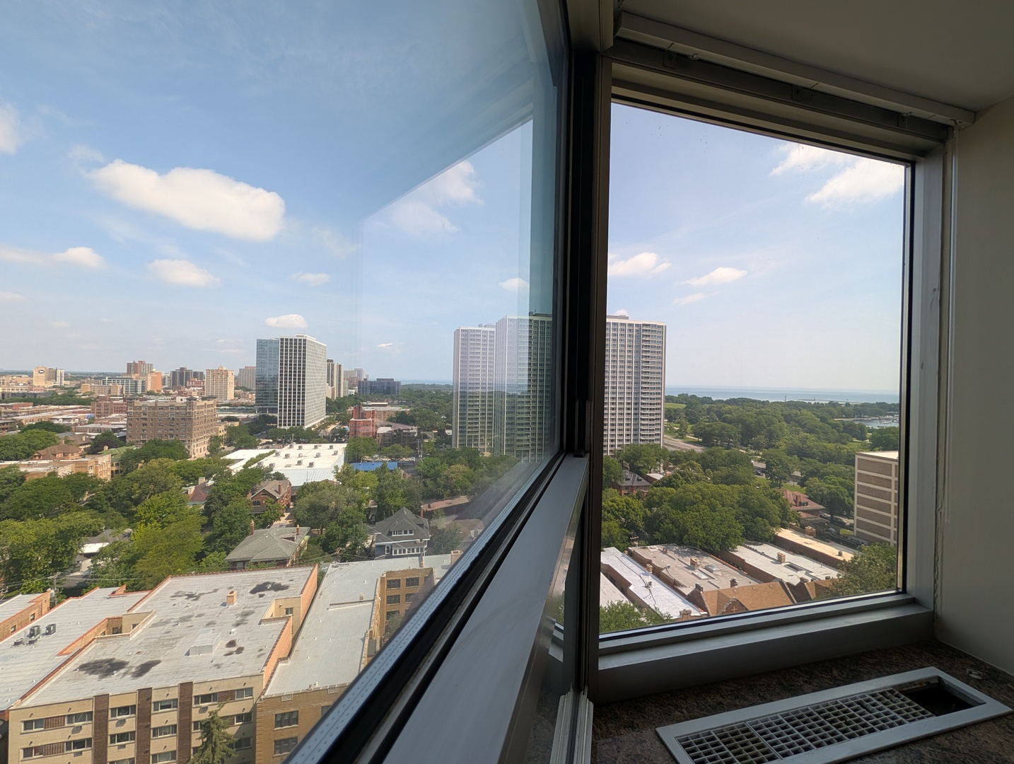 720 West Gordon Terrace, Unit 19F Chicago, IL 60613 - Photo 11 of 22
