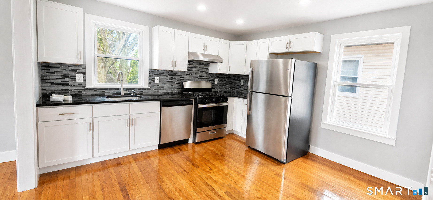 47 Perry Street, Unit 2 New London, CT 06320 - Photo 2 of 7