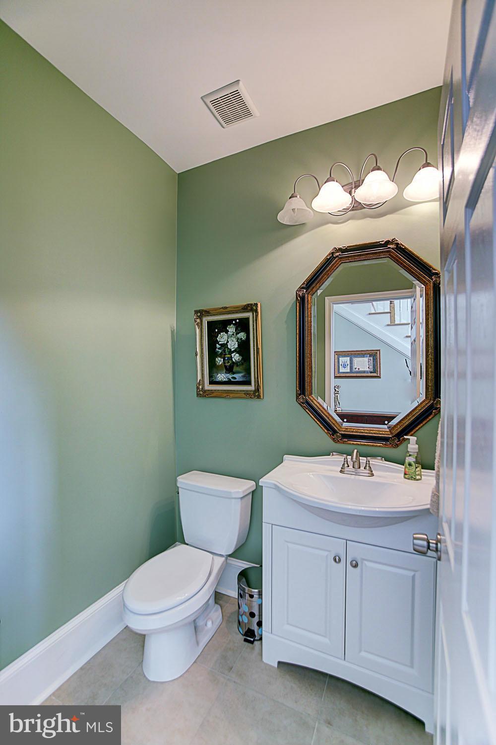 913 West Church Road Sterling, VA 20164 - Photo 23 of 25 Bath