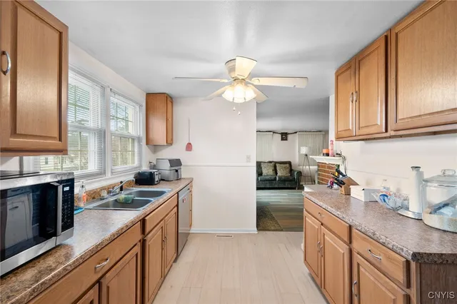 $200,000 | 221 Weymouth Road, Syracuse, NY 13205