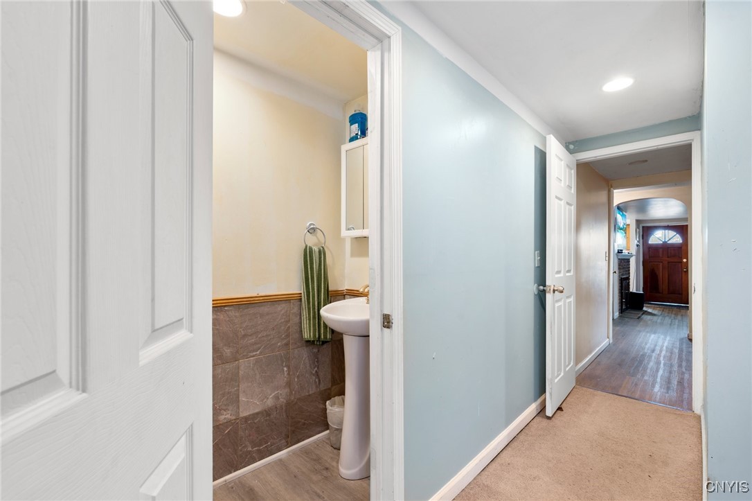 221 Weymouth Road Syracuse, NY 13205 - Photo 15 of 32