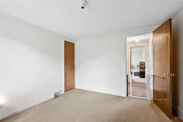 $200,000 | 221 Weymouth Road, Syracuse, NY 13205