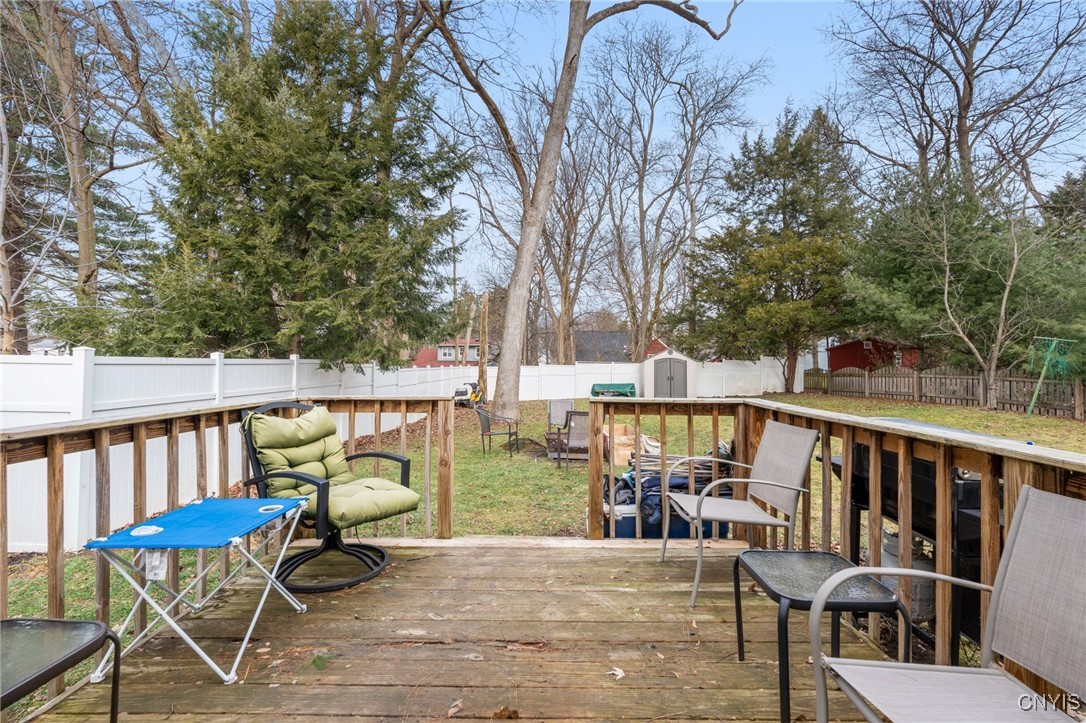 221 Weymouth Road Syracuse, NY 13205 - Photo 27 of 32