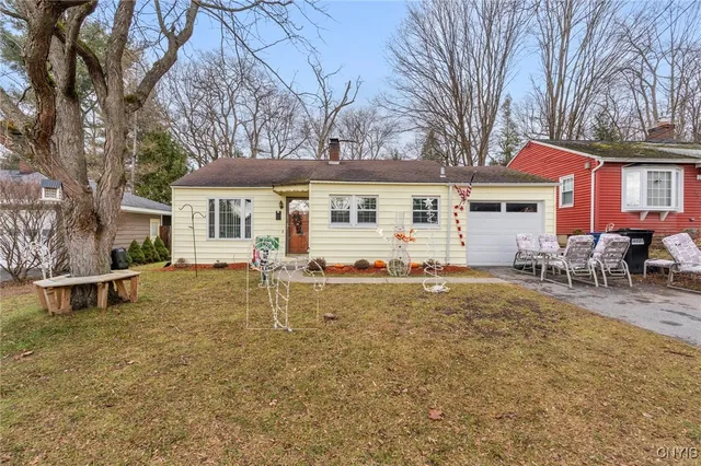 $200,000 | 221 Weymouth Road, Syracuse, NY 13205