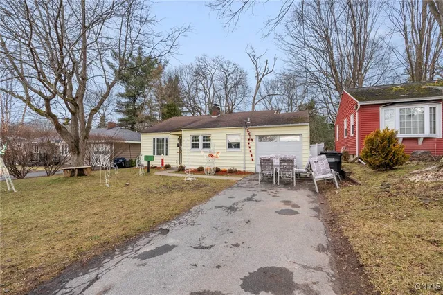 $200,000 | 221 Weymouth Road, Syracuse, NY 13205